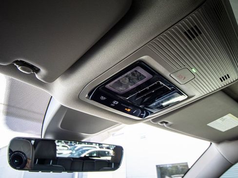 Used 2025 Volkswagen Atlas SEL Premium R-Line image 36