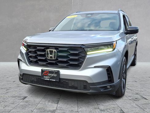 Used 2025 Honda Pilot Sport image 5