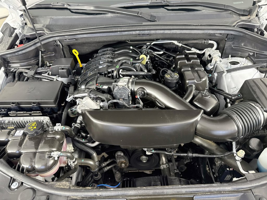 Used 2025 Dodge Durango GT RWD image 38
