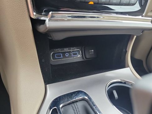 Used 2019 Jeep Grand Cherokee Limited RWD image 26