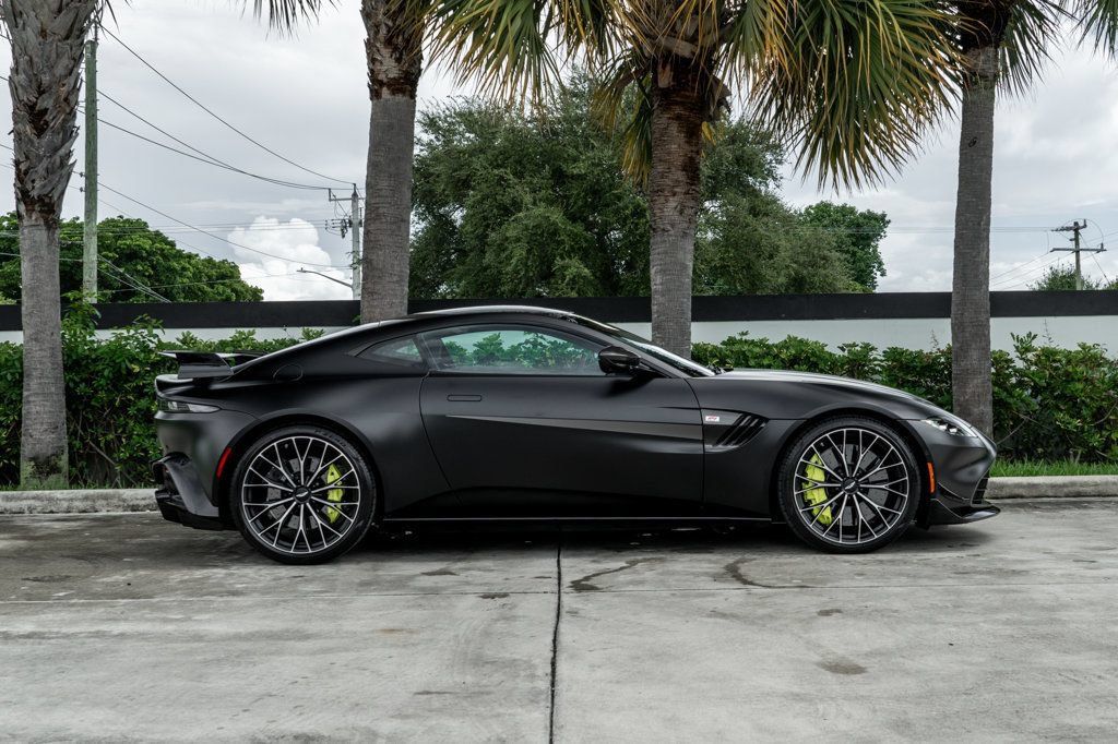 Used 2023 Aston Martin V8 Vantage Coupe RWD image 9
