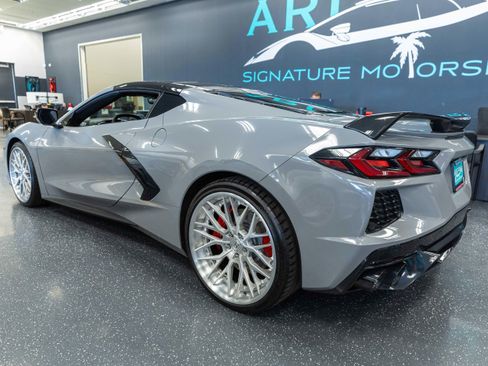 Used 2023 Chevrolet Corvette Stingray Preferred Cpe w/ Z51 Performance Package RWD image 9