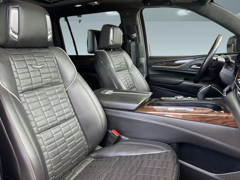 Used 2024 Cadillac Escalade ESV Sport Platinum w/ LPO, ONYX Package AWD/4WD image 29