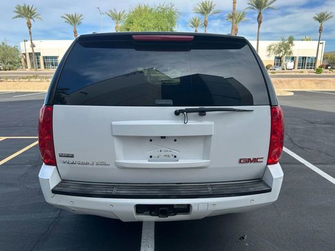 Used 2011 GMC Yukon XL SLT w/ SLT-2 Equipment Package image 5
