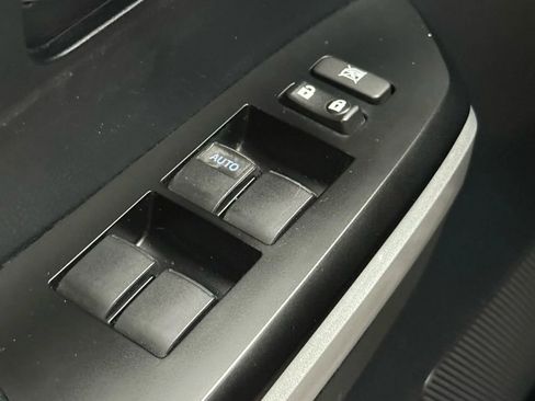 Used 2014 Toyota Tundra SR5 w/ SR5 Upgrade Package image 33