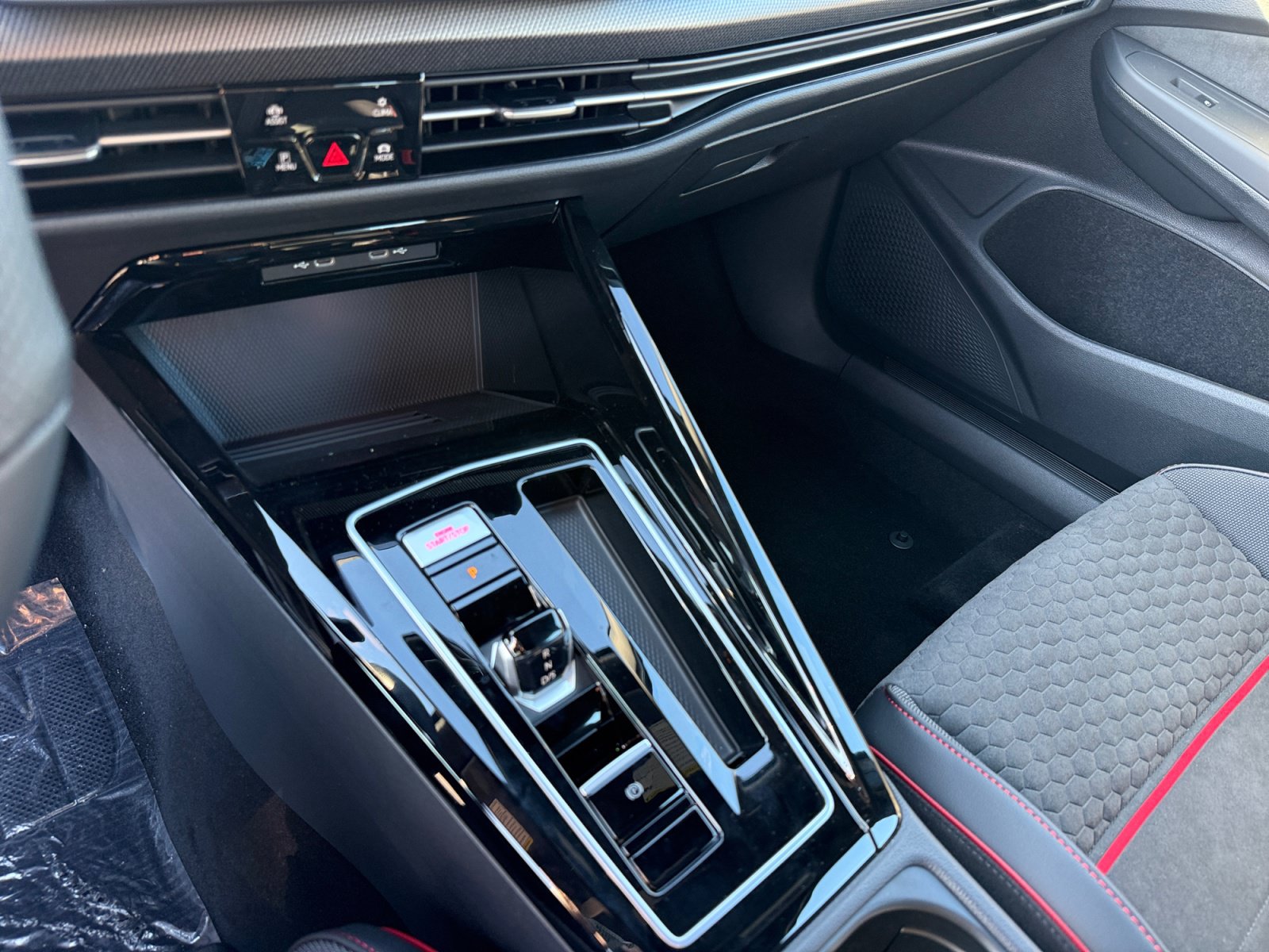 New 2026 Volkswagen GTI SE FWD image 13