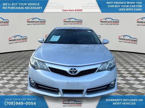 Used 2014 Toyota Camry SE image 2