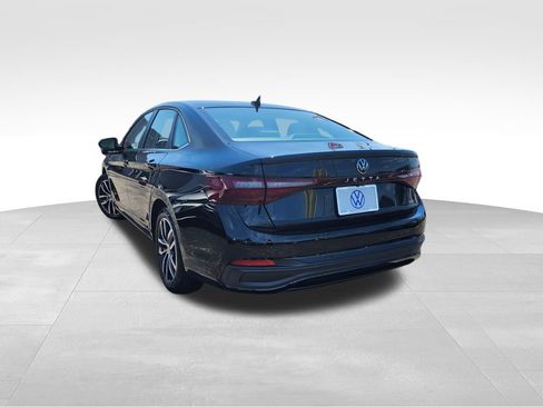 Used 2025 Volkswagen Jetta SE FWD image 5