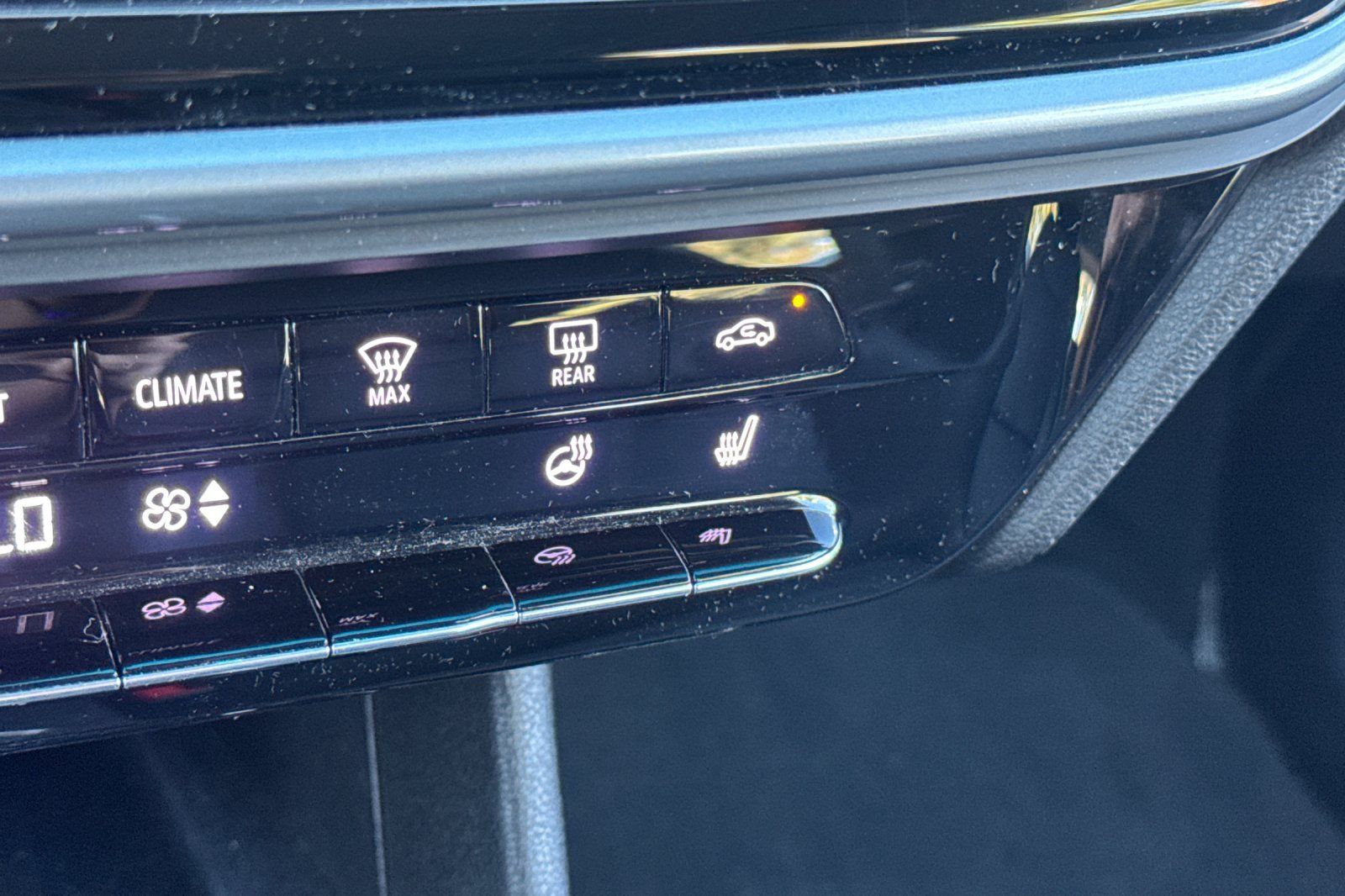 Used 2023 Chevrolet Bolt LT w/ Infotainment Package FWD image 29