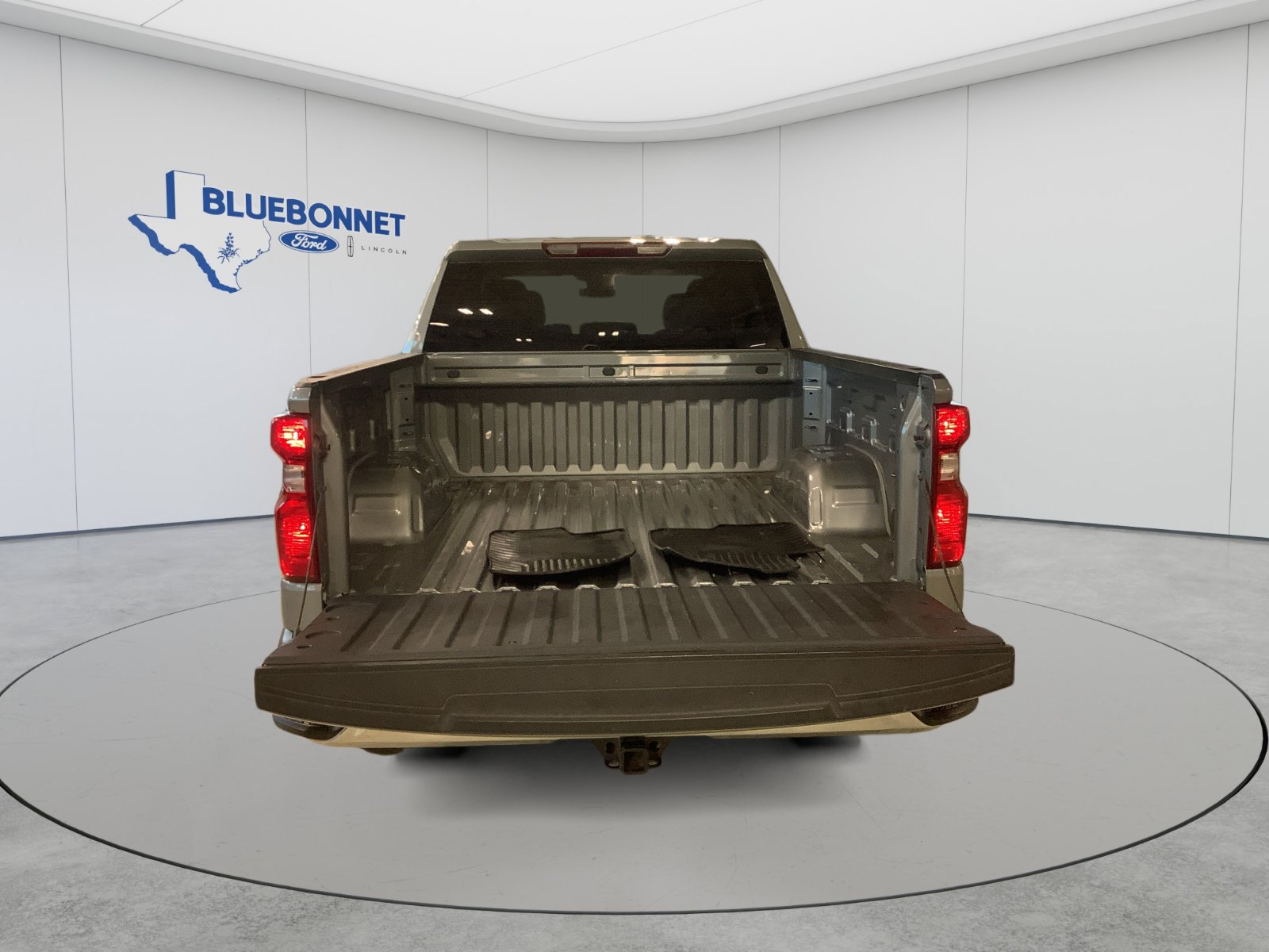 Used 2025 Chevrolet Silverado 1500 LT RWD image 22