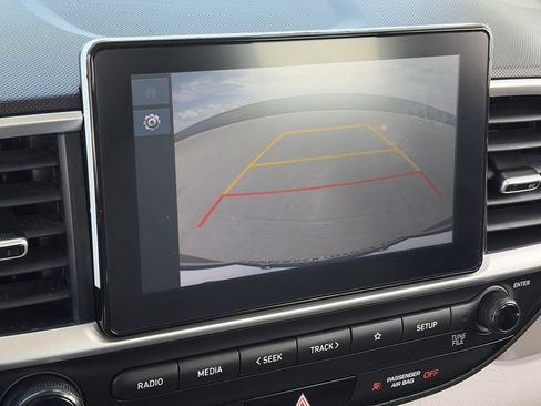 Used 2025 Hyundai Venue SEL FWD image 15