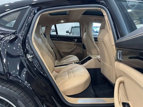 Used 2020 Porsche Panamera 4 image 10