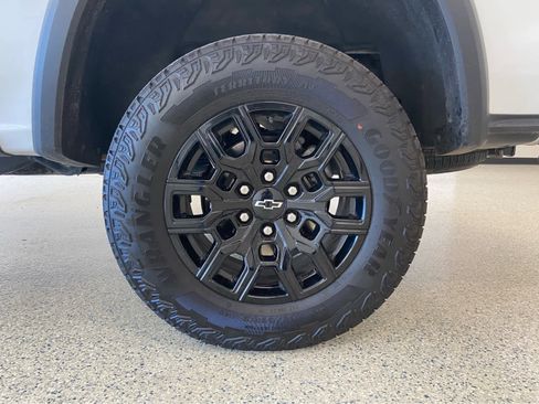 Used 2024 Chevrolet Colorado Trail Boss image 12