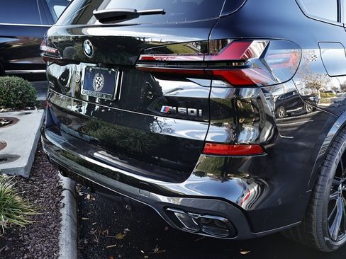 New 2026 BMW X5 M60i image 6