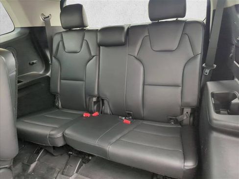 Used 2024 Kia Telluride S image 17