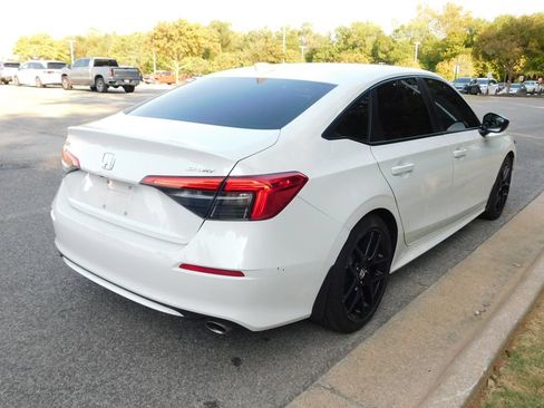 Used 2023 Honda Civic Sport image 4