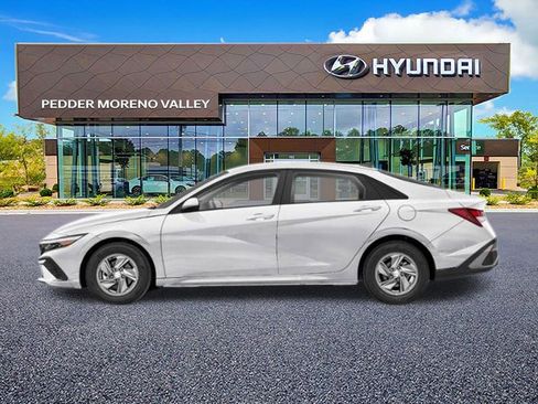 New 2026 Hyundai Elantra SE image 3