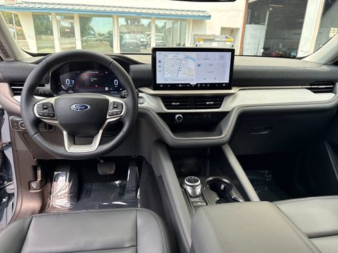 Used 2026 Ford Explorer Active w/ Active Comfort Package AWD/4WD image 12