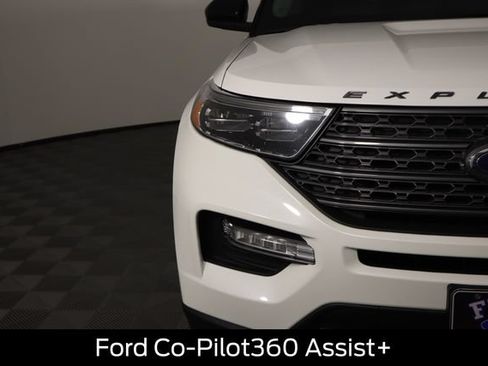 Used 2023 Ford Explorer XLT w/ XLT Sport Appearance Package AWD/4WD image 19