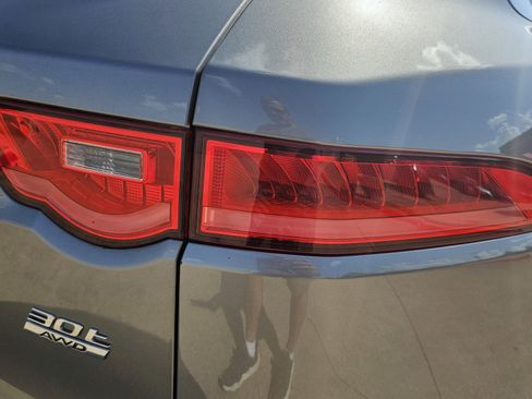 Used 2018 Jaguar F-PACE Portfolio image 9