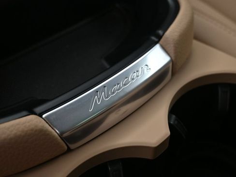 Used 2026 Porsche Macan AWD/4WD image 18