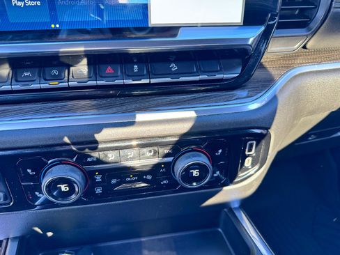 Used 2023 Chevrolet Silverado 1500 LT image 32