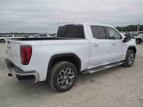 New 2026 GMC Sierra 1500 SLT w/ SLT Premium Plus Package AWD/4WD image 5