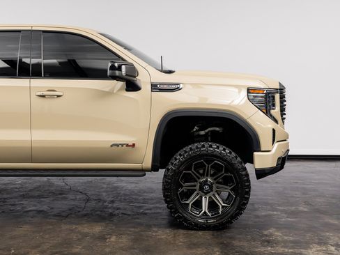 Used 2022 GMC Sierra 1500 AT4 w/ AT4 Premium Package AWD/4WD image 22