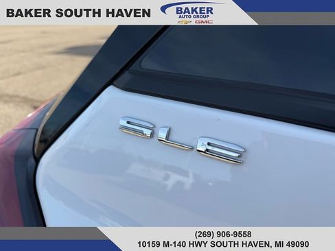 Used 2024 GMC Terrain SLE image 8