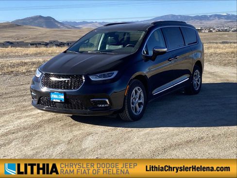 Used 2023 Chrysler Pacifica Limited image 1