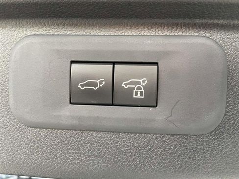 Used 2025 Toyota Grand Highlander XLE image 11