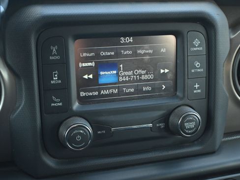 Used 2018 Jeep Wrangler Unlimited Sport image 34