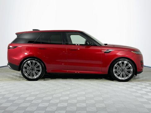 Used 2026 Land Rover Range Rover Sport SE AWD/4WD image 4