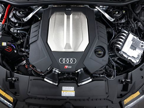 New 2025 Audi RS 6 performance image 22