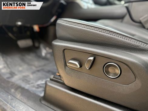 Used 2023 GMC Yukon Denali image 37