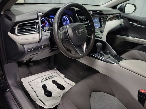 Used 2019 Toyota Camry LE FWD image 16