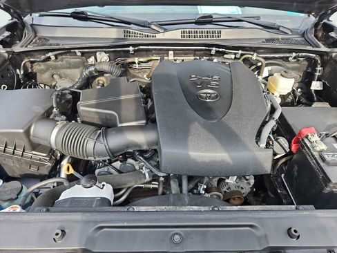 Used 2022 Toyota Tacoma SR5 AWD/4WD image 31