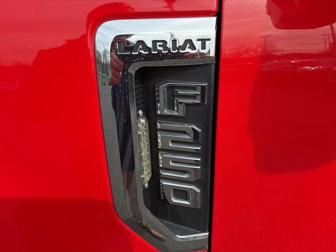 Used 2019 Ford F250 Lariat w/ Lariat Value Package image 9