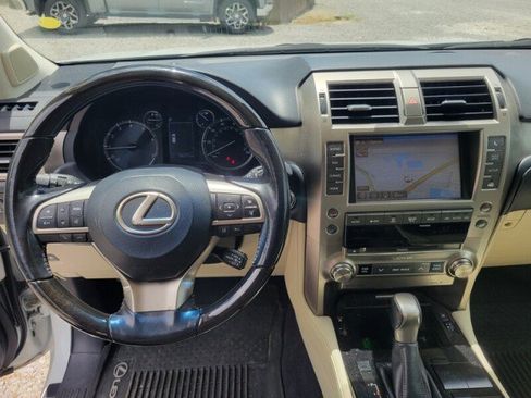 Used 2020 Lexus GX 460 Premium w/ Premium Package AWD/4WD image 14