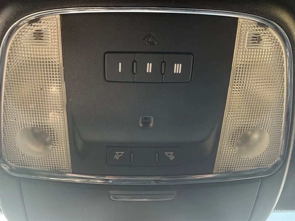 Used 2019 Chrysler 300 S RWD image 18