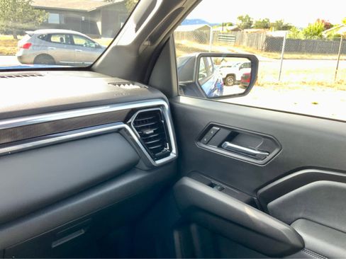 New 2025 GMC Canyon Elevation w/ Convenience Package image 40