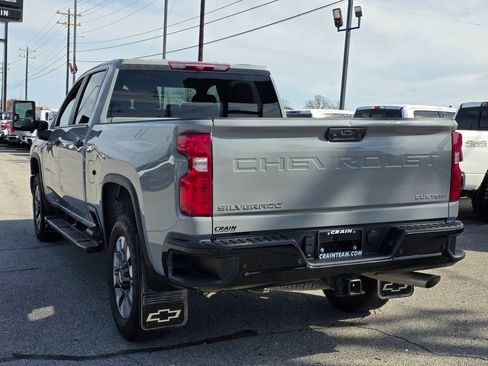 Used 2024 Chevrolet Silverado 2500 Custom w/ Custom Value Package image 6
