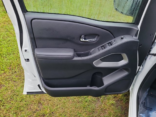Used 2027 Nissan Frontier SV w/ All-Weather Content Package RWD image 13