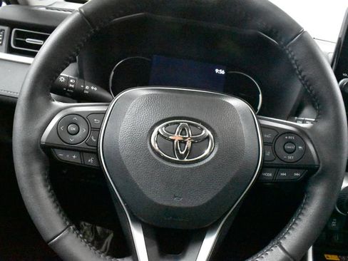 Used 2023 Toyota RAV4 XLE Premium image 20