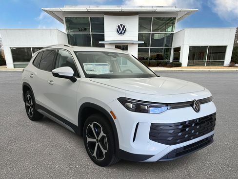 New 2026 Volkswagen Tiguan SE image 1