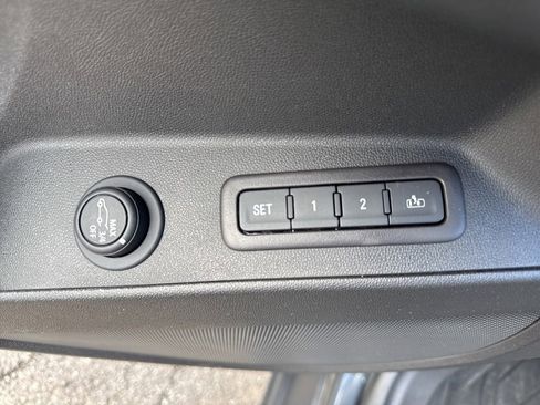 Used 2021 Chevrolet Equinox LT image 43