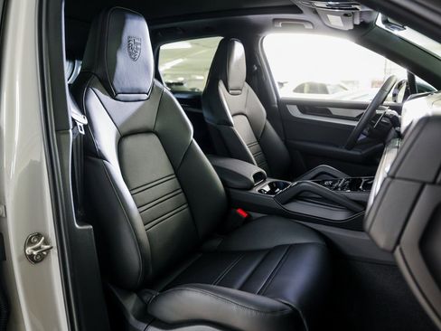 New 2026 Porsche Cayenne image 29