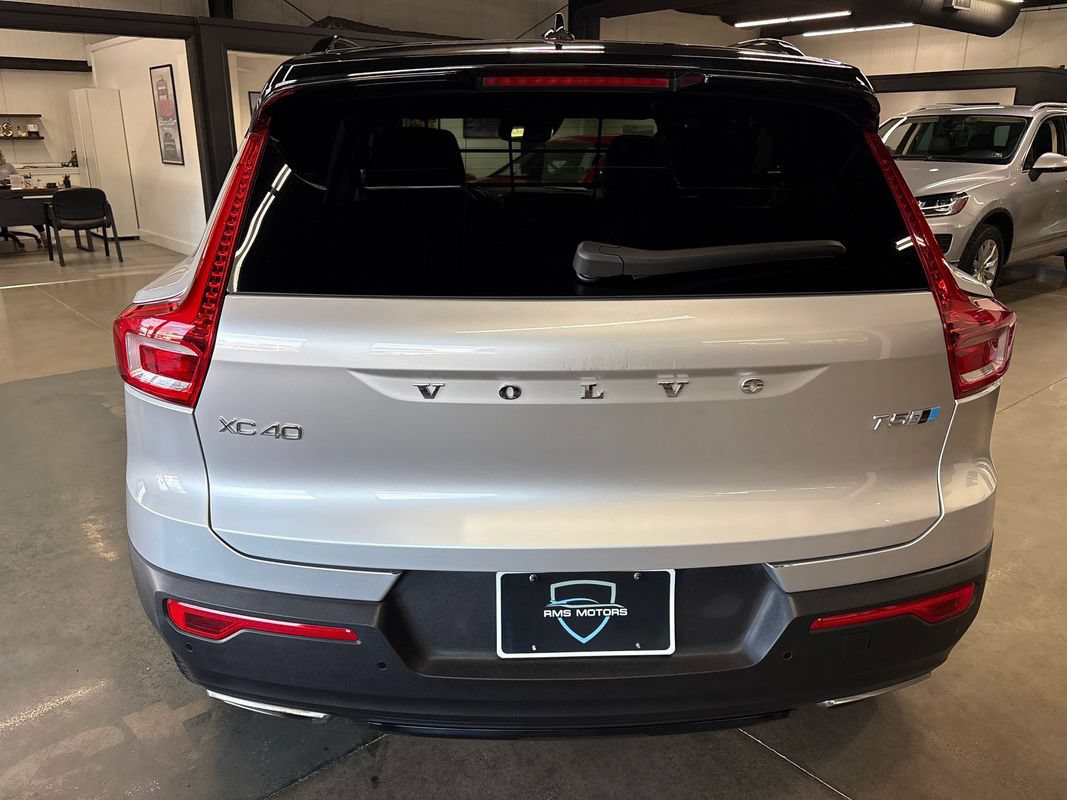 Used 2019 Volvo XC40 T5 R-Design AWD/4WD image 9
