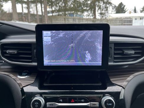 Used 2022 Ford Explorer Limited image 25