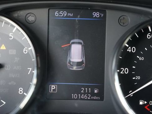 Used 2018 Nissan Rogue SV w/ Premium Package FWD image 25